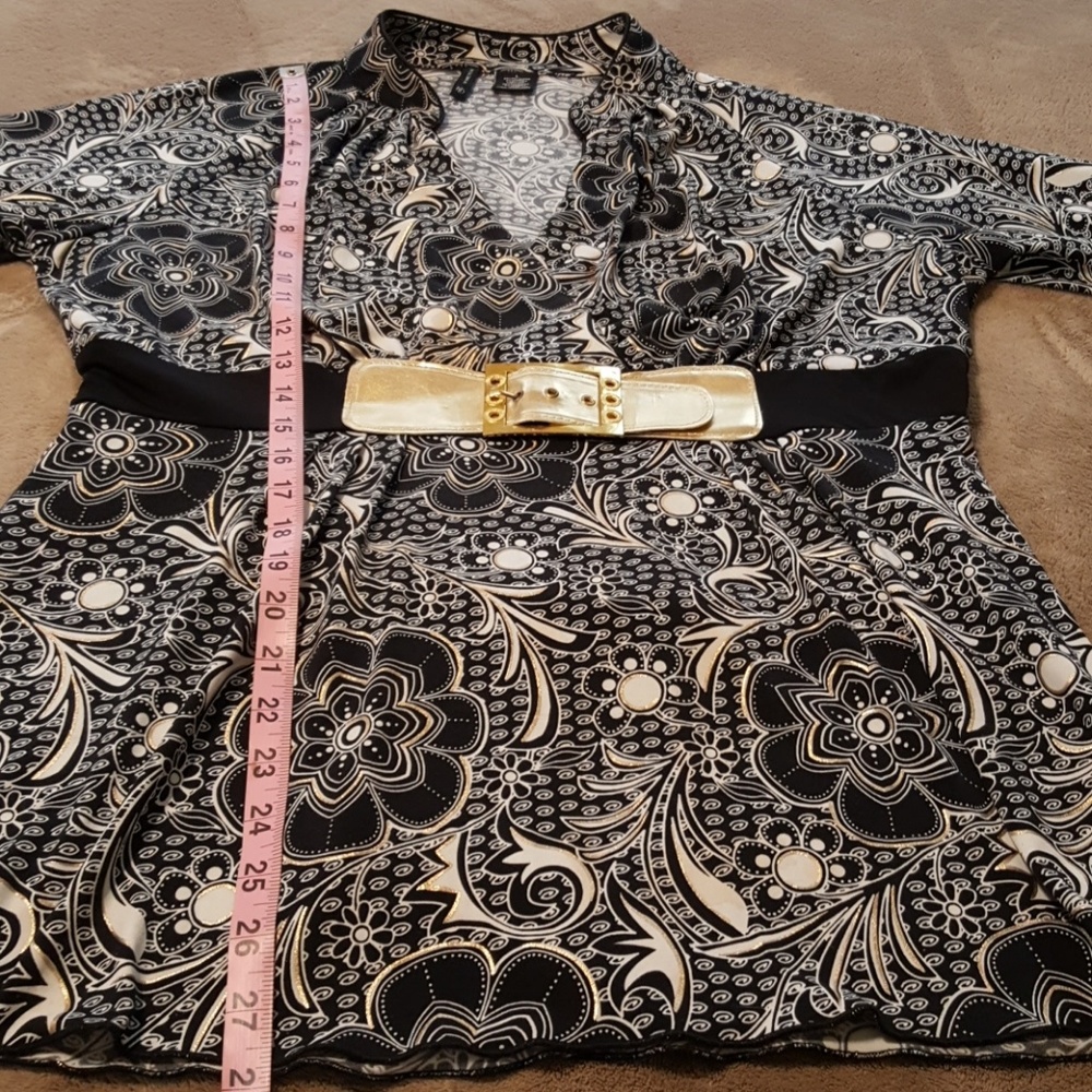 New Directions Blouse/Top. Size Large. - Picture 6 of 8